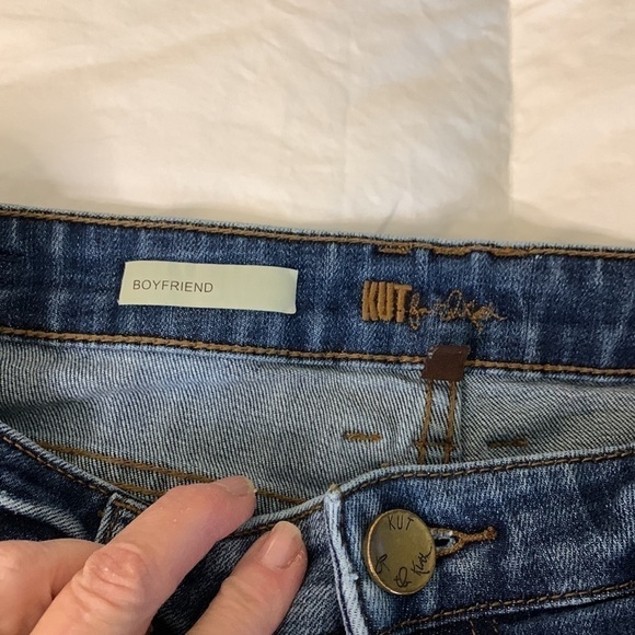 Kut from the Cloth boyfriend jeans medium wash size 8 - Picture 3 of 7